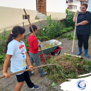 Gartenaktion in Kinderwohngruppe