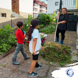 Gartenaktion in Kinderwohngruppe